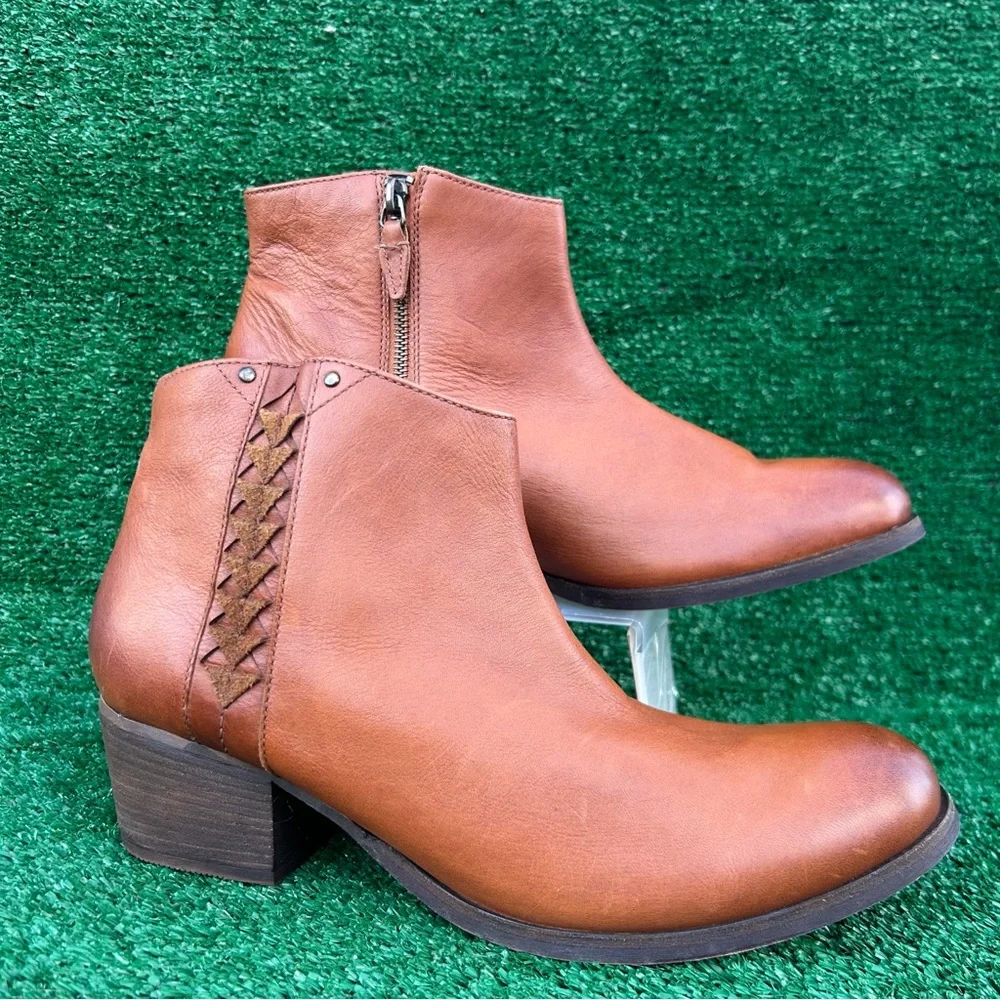 Clarks Artisan‎ Maypearl Fawn Ankle Boots 26138394 Tan Leather Womens 11M